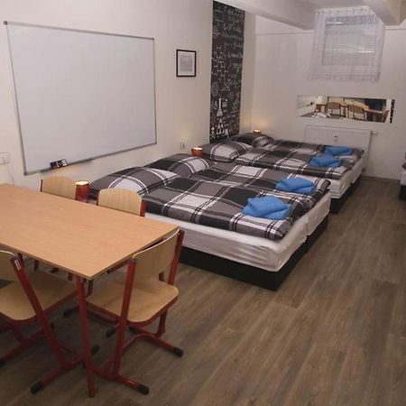 School Apartment - Your Unique Place In Prague By Metro Vysehrad Exterior foto