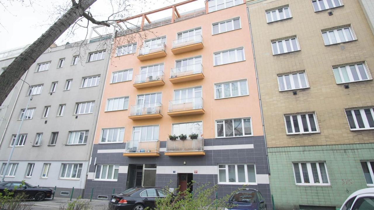 School Apartment - Your Unique Place In Prague By Metro Vysehrad Exterior foto