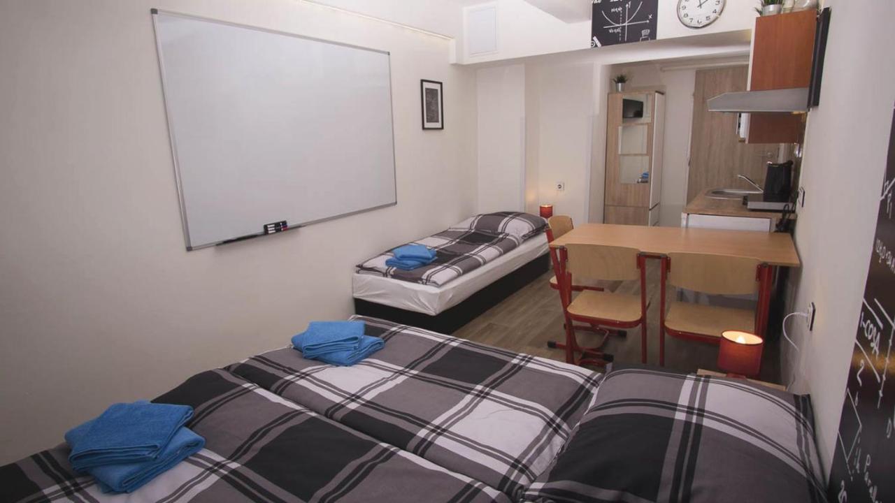 School Apartment - Your Unique Place In Prague By Metro Vysehrad Exterior foto