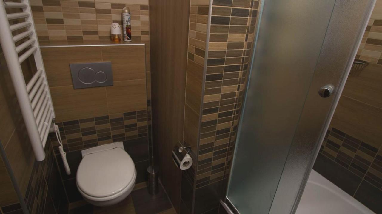 School Apartment - Your Unique Place In Prague By Metro Vysehrad Exterior foto