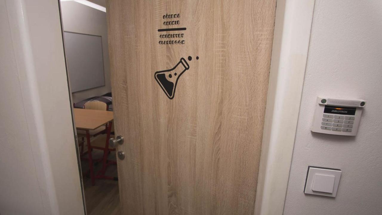 School Apartment - Your Unique Place In Prague By Metro Vysehrad Zimmer foto