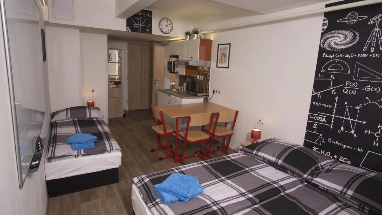 School Apartment - Your Unique Place In Prague By Metro Vysehrad Exterior foto