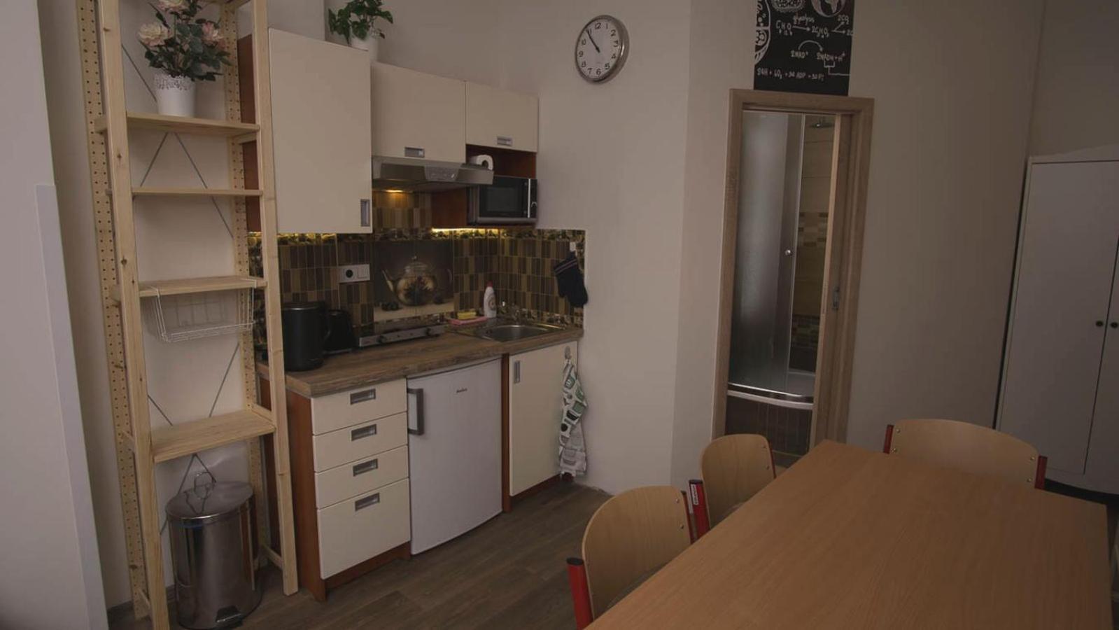 School Apartment - Your Unique Place In Prague By Metro Vysehrad Zimmer foto